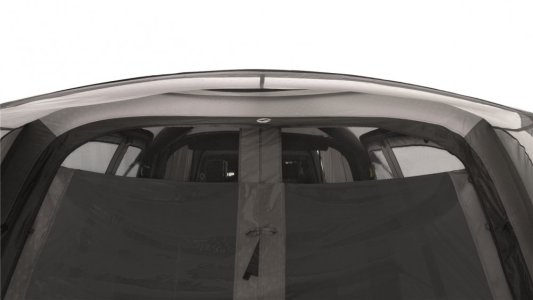 Stan v zádi vozu Outwell Linnburg Air Rear