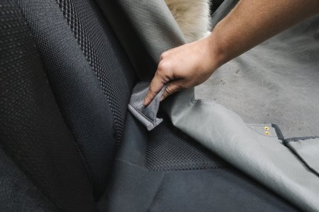 Ruffwear Dirtbag Seat Cover™ Chránič sedadla v aute