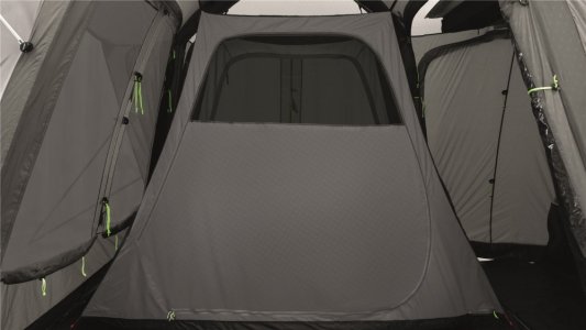 Stan v zádi vozu Outwell Linnburg Air Rear