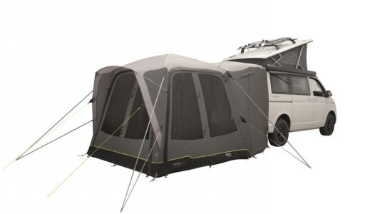 Stan v zádi vozu Outwell Linnburg Air Rear