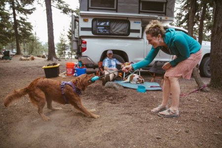 Ruffwear Huck-a-Cone™ Odolná hračka z přírodního latexového kaučuku
